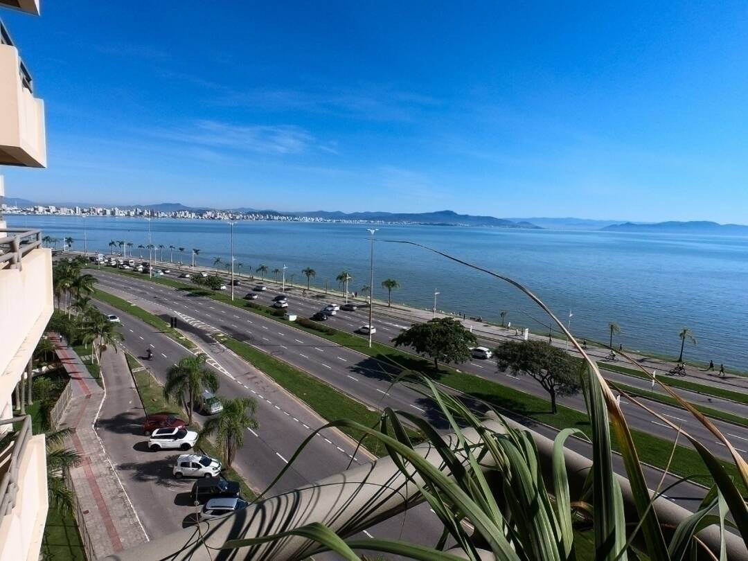 Apartamento 4 dormitórios na Beira Mar Norte de Florianópolis