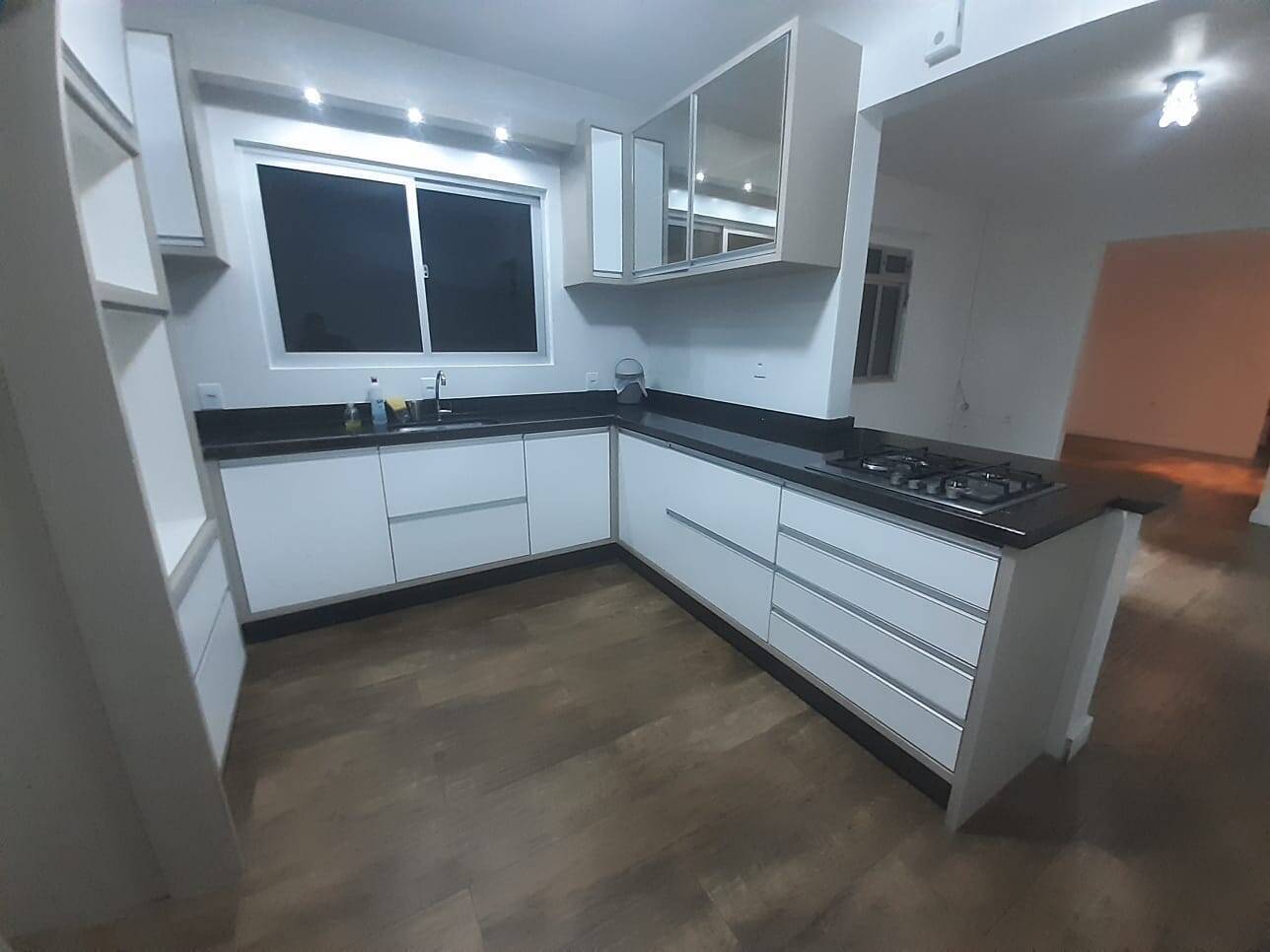 Casa, 5 quartos, 140 m² - Foto 1