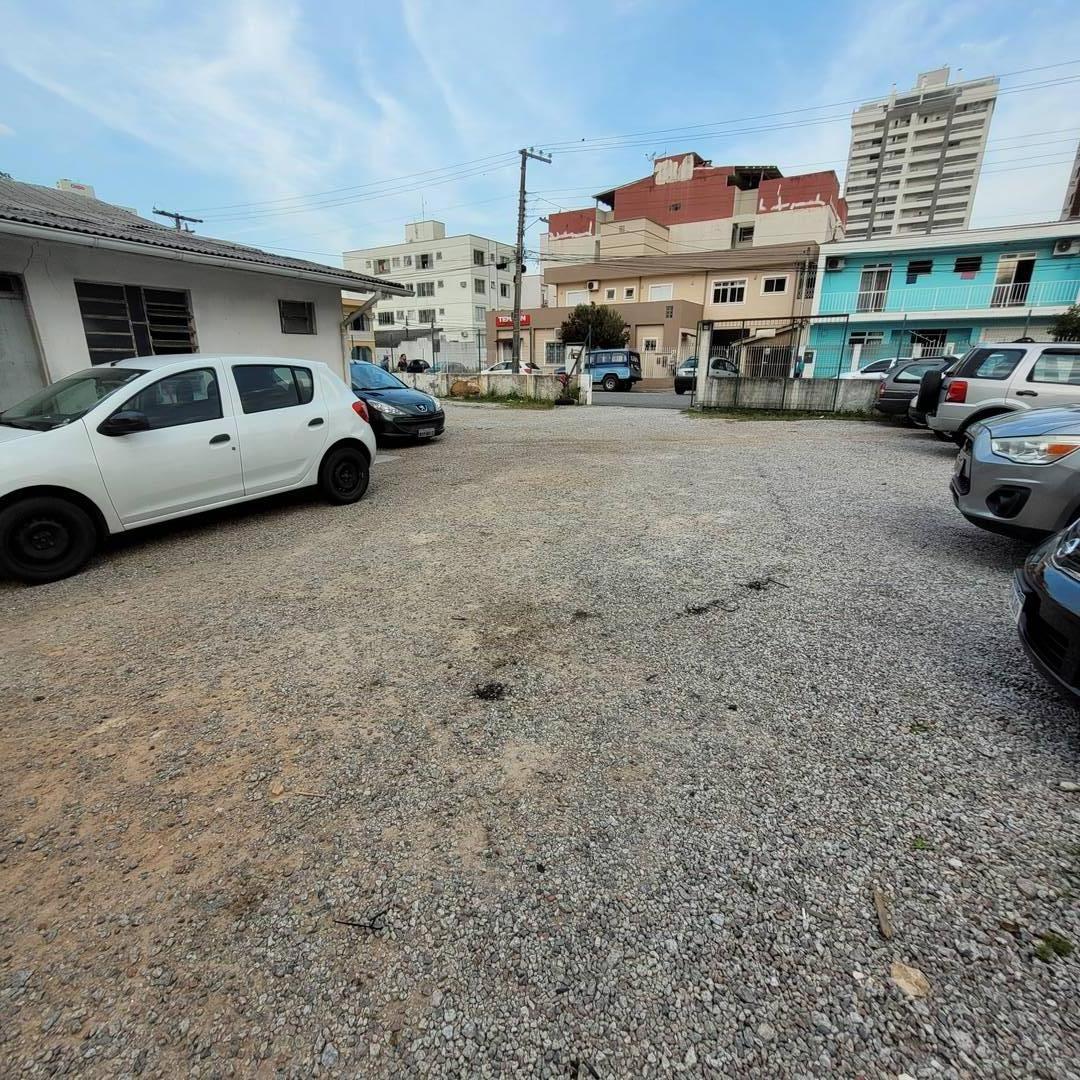 Terreno de 300 m ² em Excelente Localização no Bairro Estreito