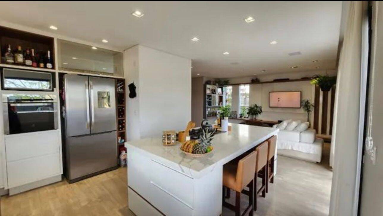 Apartamento à venda com 3 quartos, 160m² - Foto 1