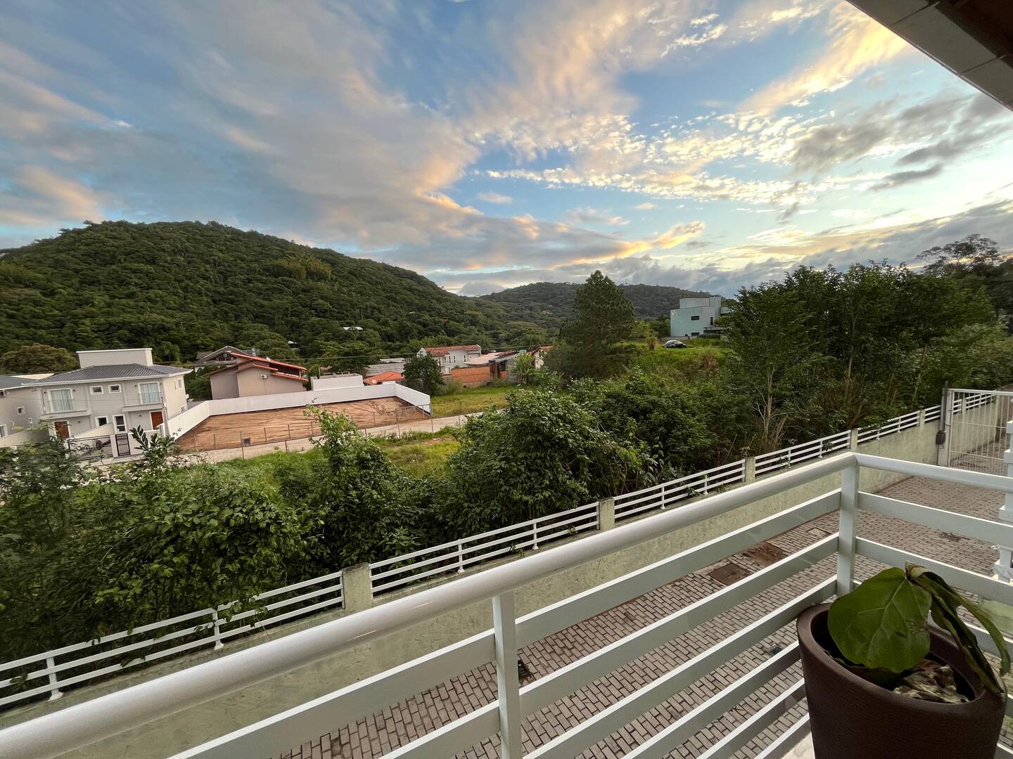 Casa charmosa com vista para o Morro do Lampião no Rio Tavares