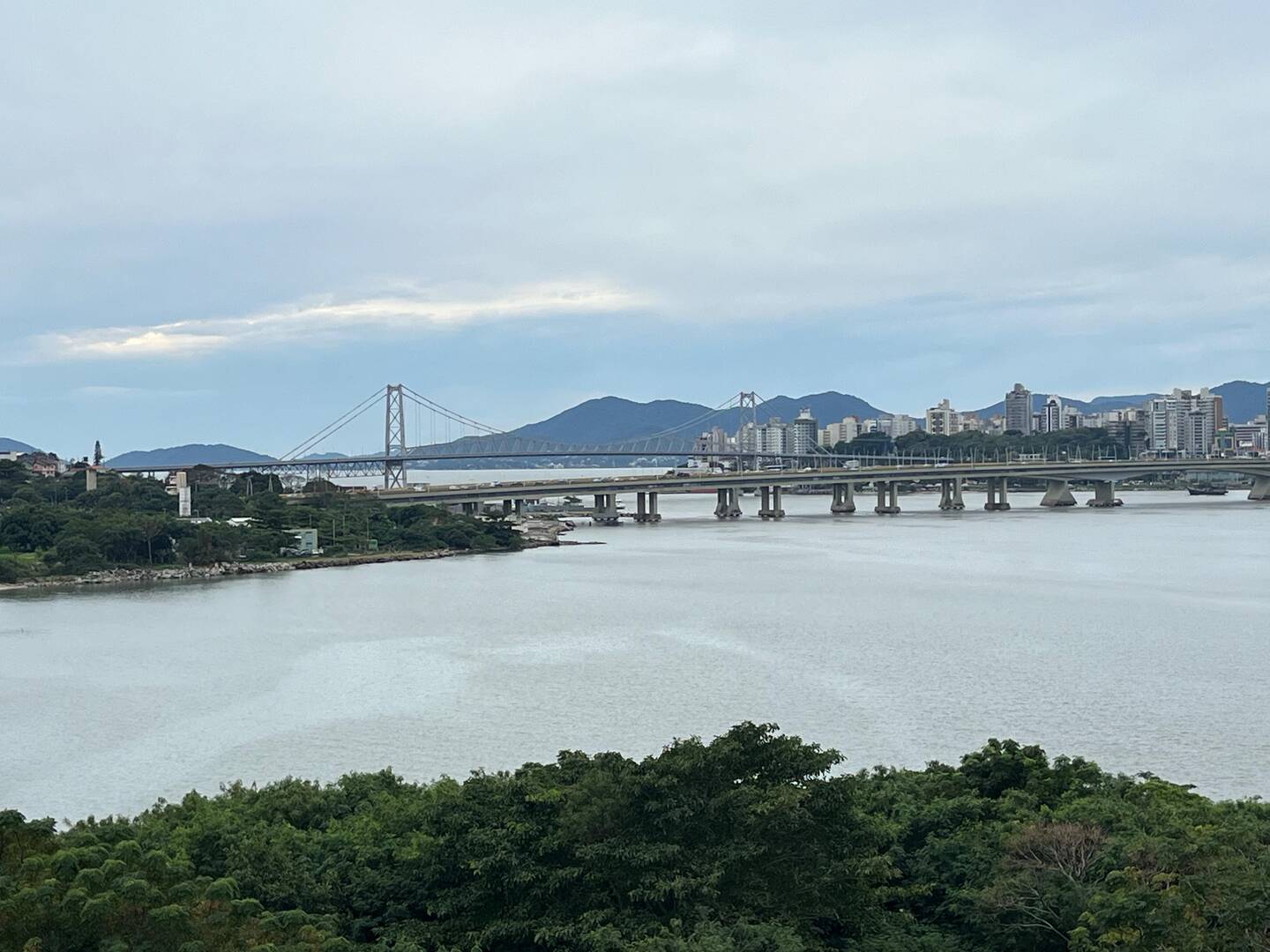 Apartamento para alugar com 4 quartos, 138m² - Foto 1