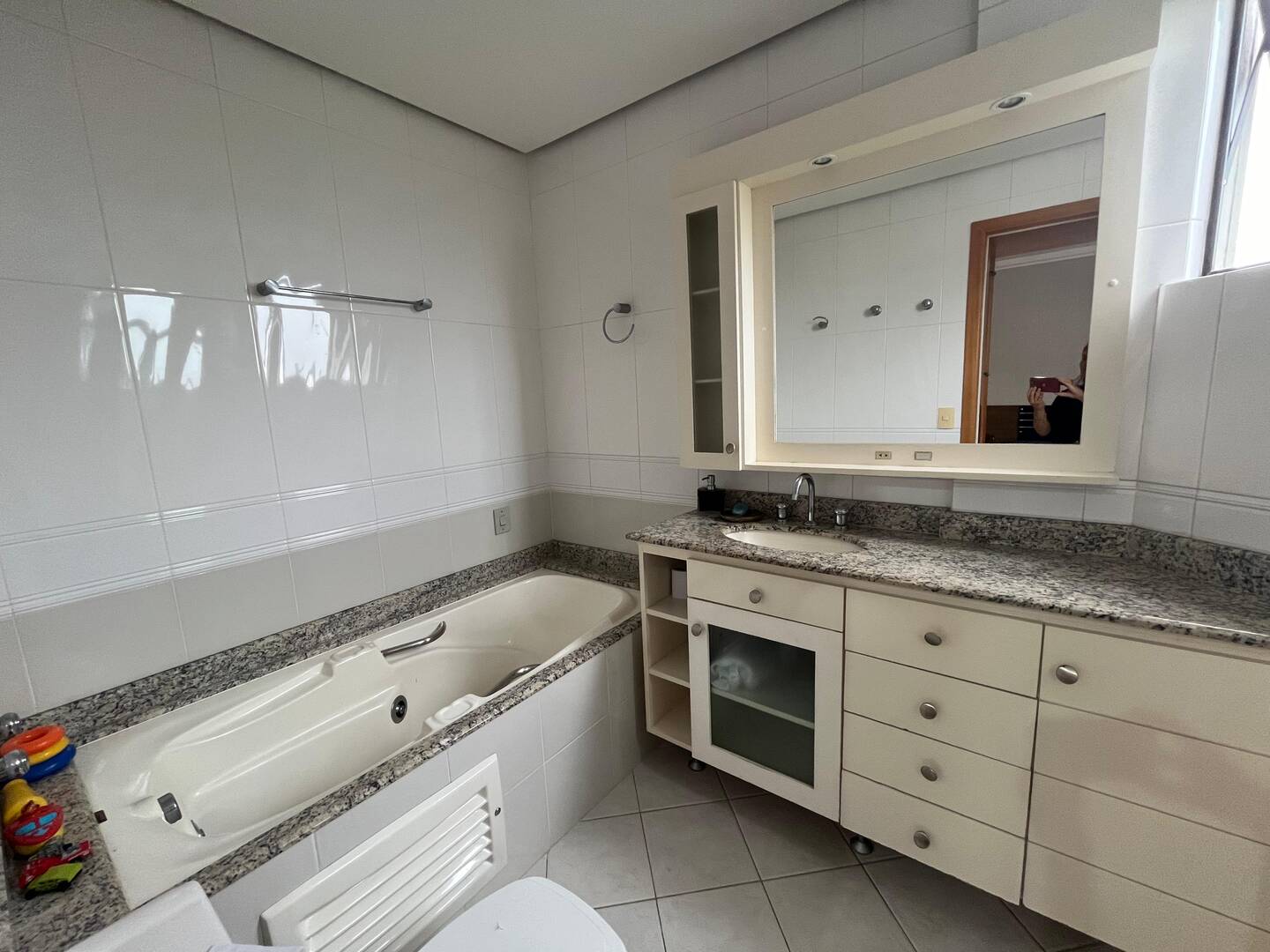 Apartamento para alugar com 4 quartos, 138m² - Foto 23