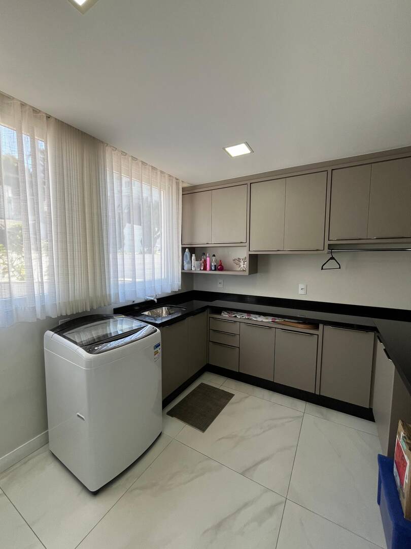 Casa à venda com 4 quartos, 450m² - Foto 23
