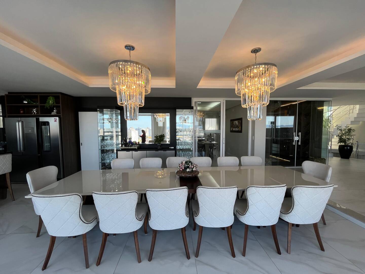 Casa à venda com 4 quartos, 450m² - Foto 4
