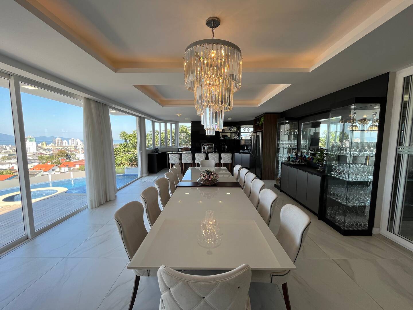 Casa à venda com 4 quartos, 450m² - Foto 3