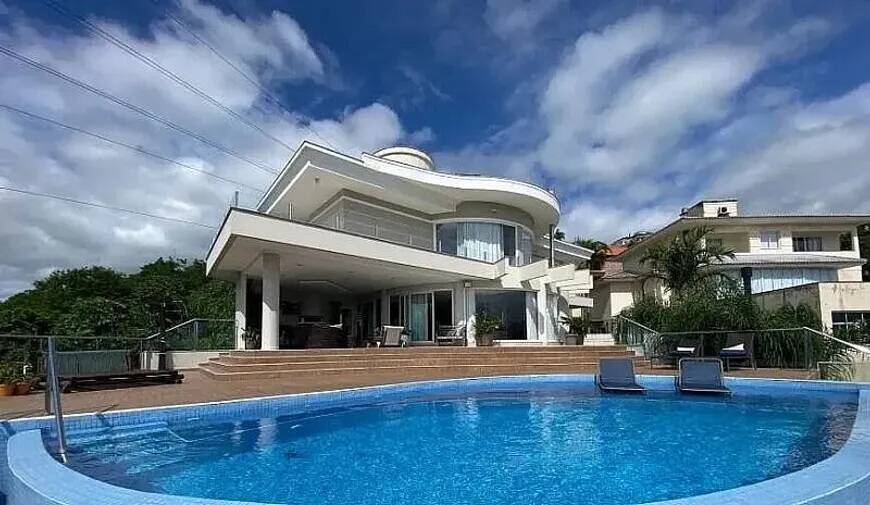 Casa à venda com 4 quartos, 1000m² - Foto 2