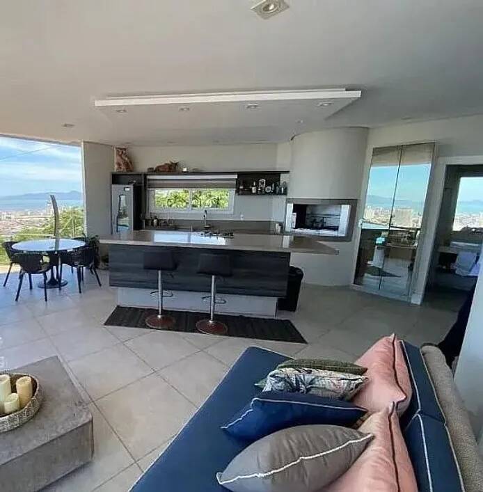 Casa à venda com 4 quartos, 1000m² - Foto 4