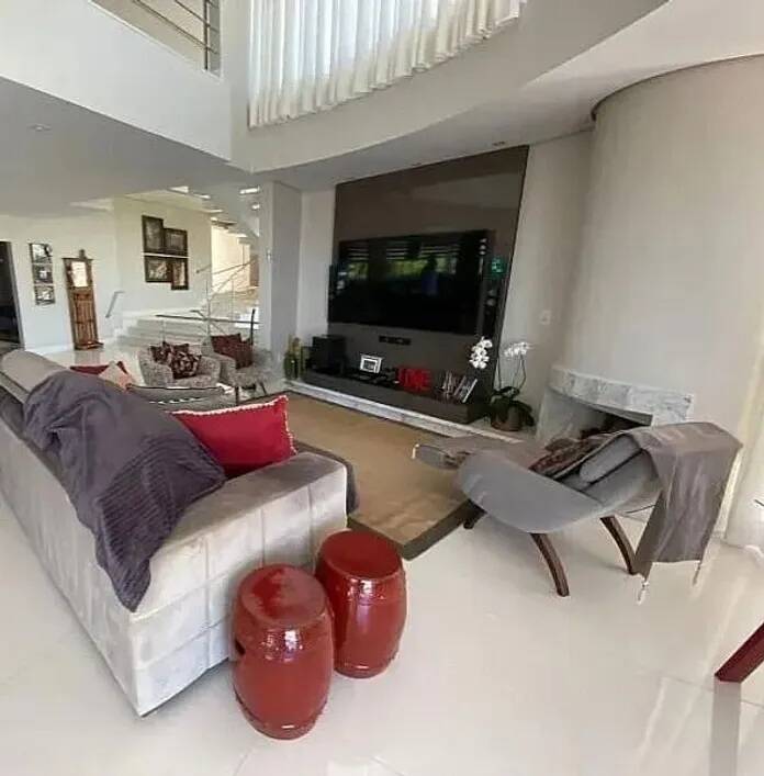 Casa à venda com 4 quartos, 1000m² - Foto 11