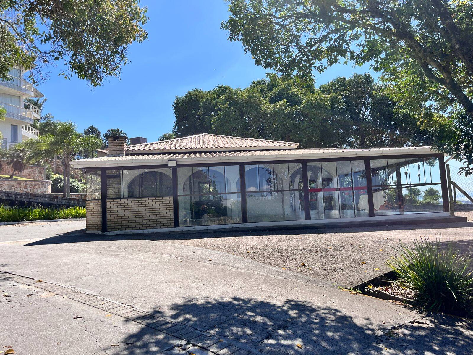 Casa à venda com 4 quartos, 1000m² - Foto 46