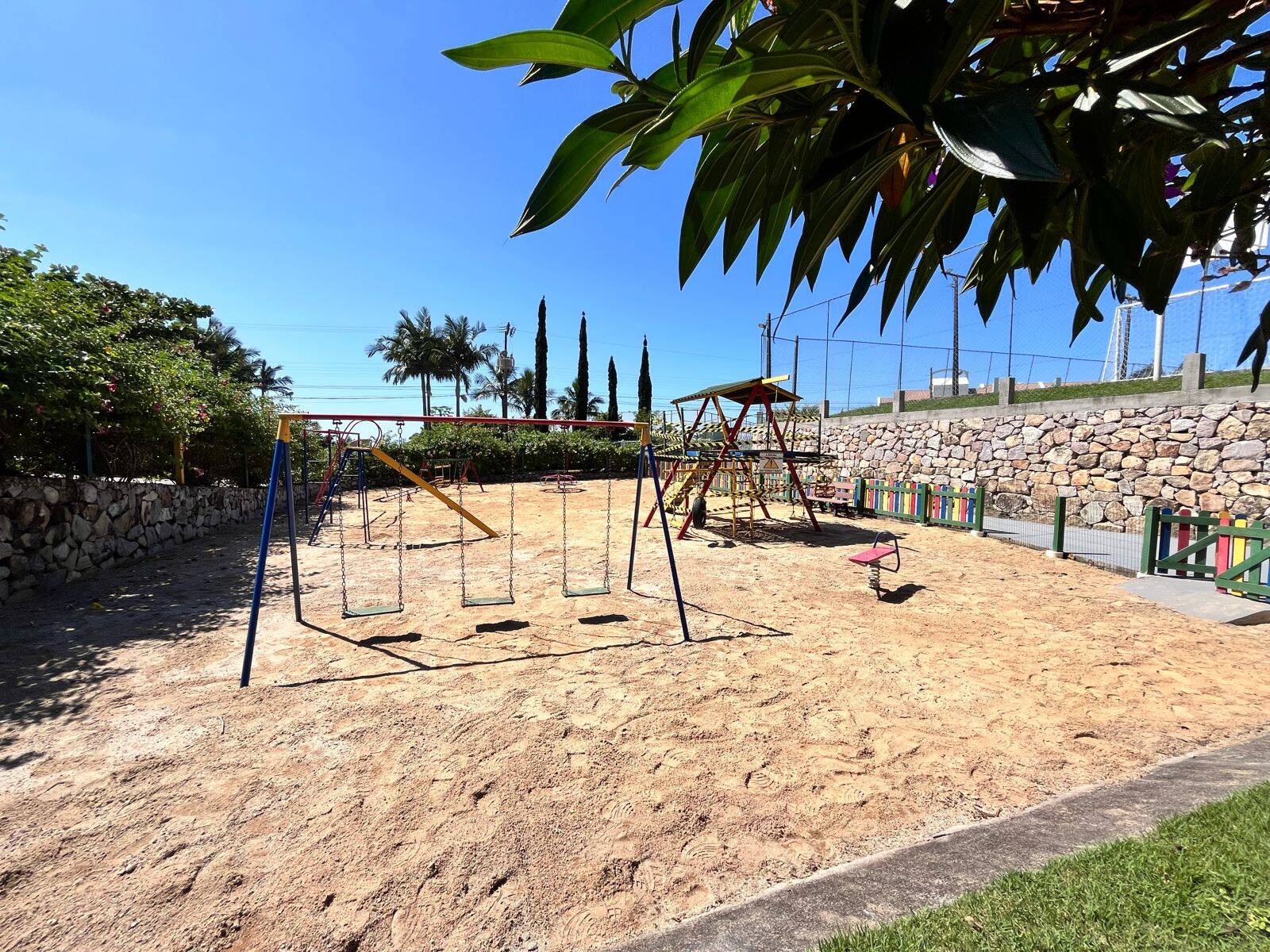 Casa à venda com 4 quartos, 1000m² - Foto 36