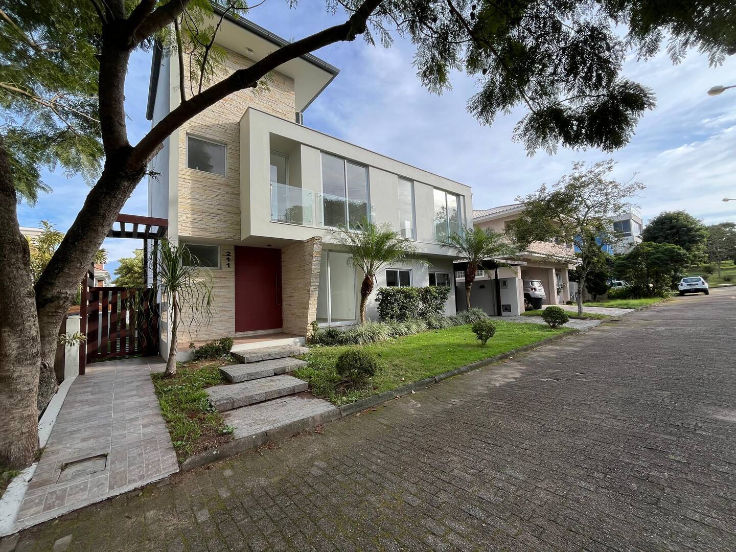 Casa, 3 quartos, 220 m² - Foto 1